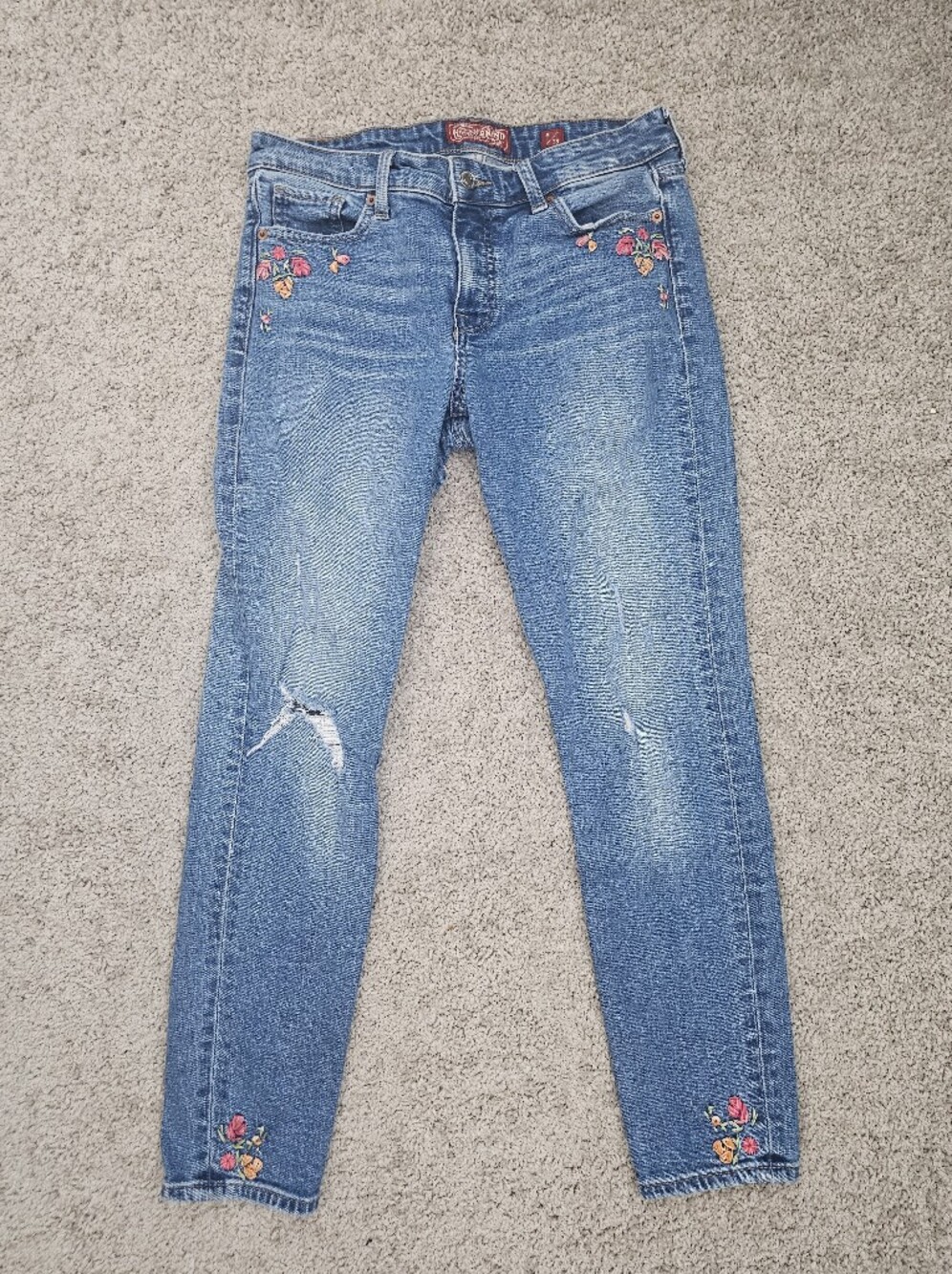 Lucky Brand Womens Size 8/29 Jeans with flower embroidery ava skinny